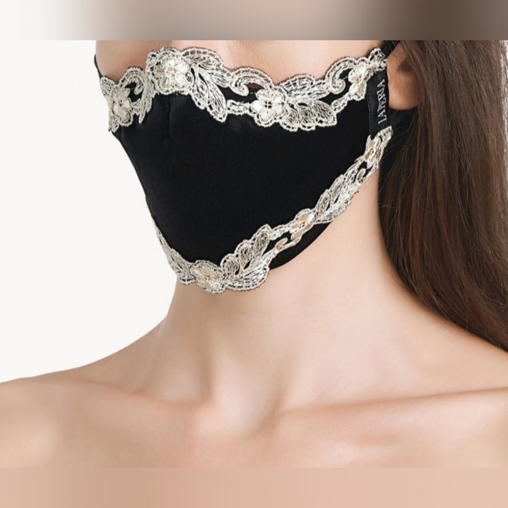 COPY - 🎁 New La Perla Maison black and white face mask 🎁